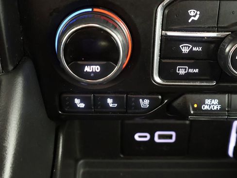 Used 2023 Chevrolet Suburban Premier AWD/4WD image 53