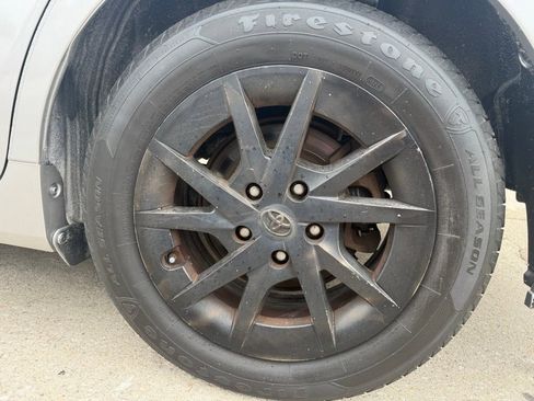 Used 2017 Toyota Prius V Four FWD image 9