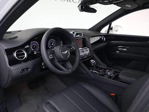 New 2025 Bentley Bentayga image 15