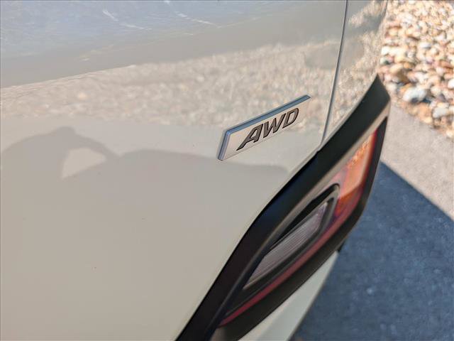 Used 2021 Hyundai Kona SE w/ Cargo Package AWD/4WD image 18