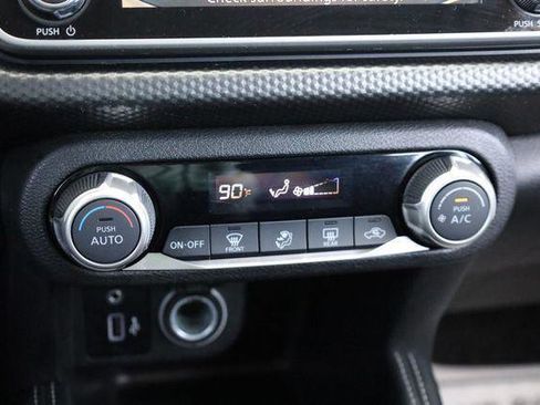 Used 2019 Nissan Kicks SV FWD image 33
