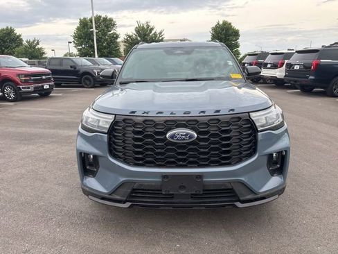 Used 2025 Ford Explorer ST-Line w/ Premium Package AWD/4WD image 2