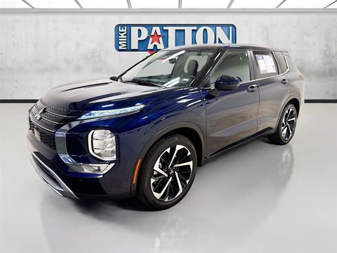 Used 2024 Mitsubishi Outlander FWD image 3