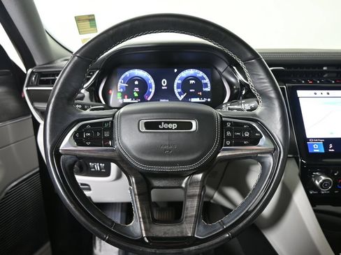 Used 2023 Jeep Grand Cherokee Overland w/ Advanced Protech Group III AWD/4WD image 40