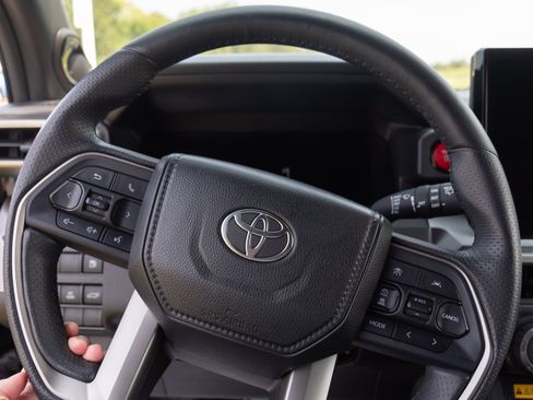 Used 2025 Toyota 4Runner TRD Sport Premium w/ Tow Technology Package AWD/4WD image 13