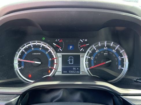 Used 2019 Toyota 4Runner SR5 AWD/4WD image 32