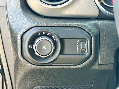 Used 2023 Jeep Wrangler Sport AWD/4WD image 31