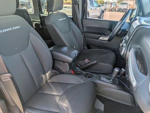Used 2014 Jeep Wrangler Unlimited Rubicon w/ Connectivity Group AWD/4WD image 11