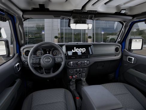 Used 2025 Jeep Gladiator Mojave w/ Convenience Group AWD/4WD image 14