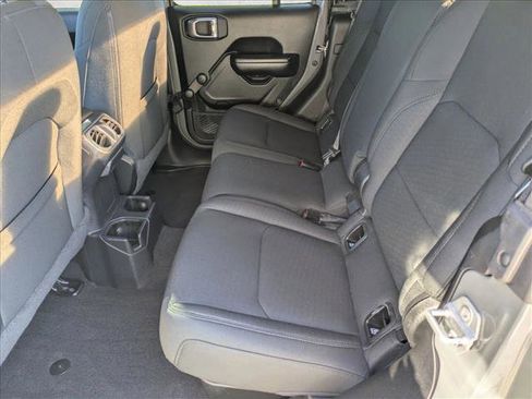 Used 2021 Jeep Gladiator Sport image 18