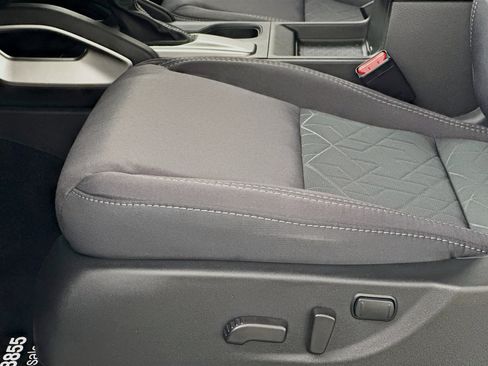 Used 2025 Nissan Frontier SV image 20