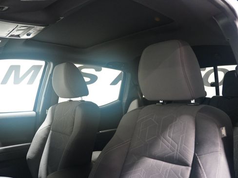 Used 2016 Toyota Tacoma TRD Off-Road image 12