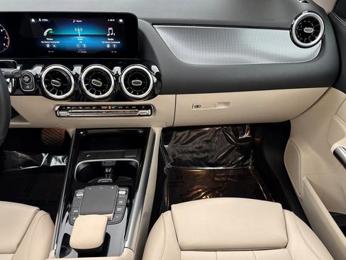 Certified 2023 Mercedes-Benz GLA 250 4MATIC image 28