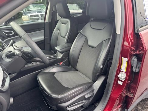 Used 2022 Jeep Compass Latitude AWD/4WD image 17