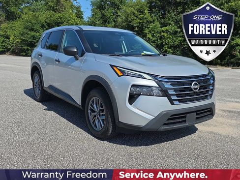 Used 2024 Nissan Rogue S AWD/4WD image 9