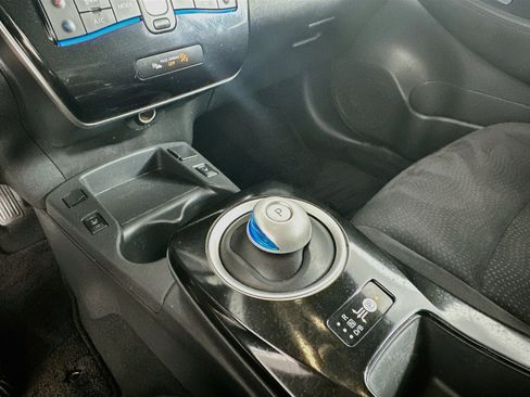 Used 2015 Nissan Leaf SV FWD image 24