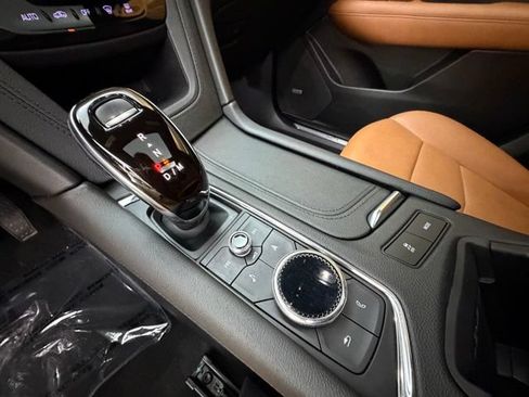 Used 2020 Cadillac XT5 Premium Luxury AWD/4WD image 22