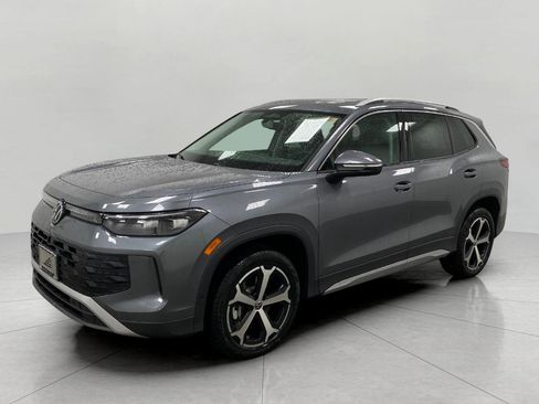 New 2026 Volkswagen Tiguan SE image 9