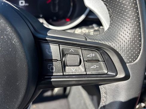 Used 2024 Alfa Romeo Stelvio Veloce image 23