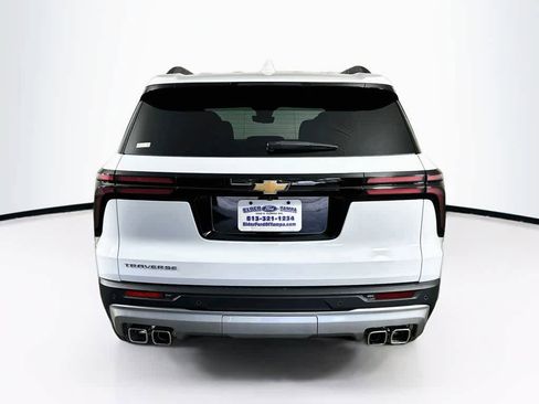 Used 2025 Chevrolet Traverse LT w/ Driver Confidence Package FWD image 5