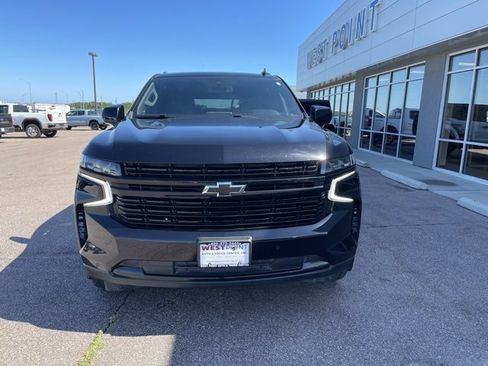 Used 2023 Chevrolet Suburban RST image 3