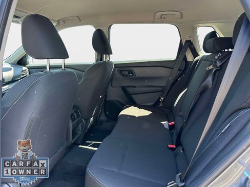 Used 2025 Nissan Rogue S AWD/4WD image 13