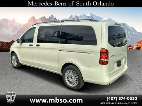 Used 2023 Mercedes-Benz Metris Passenger image 4