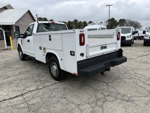 Used 2022 Ford F250 XL w/ Power Equipment Group RWD image 3