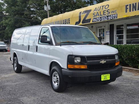 Used 2015 Chevrolet Express 2500 Extended Van 3D image 1