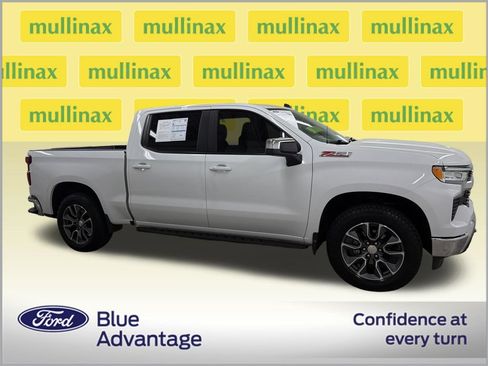 Used 2024 Chevrolet Silverado 1500 LT AWD/4WD image 2