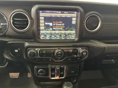 Used 2023 Jeep Wrangler Unlimited Sahara image 21