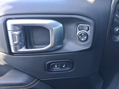 Used 2025 Jeep Wrangler Unlimited Sahara w/ Safety Group AWD/4WD image 16