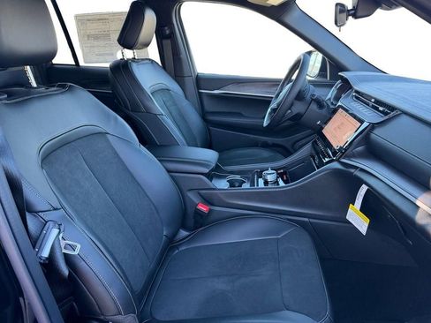 New 2026 Jeep Grand Cherokee Laredo image 15