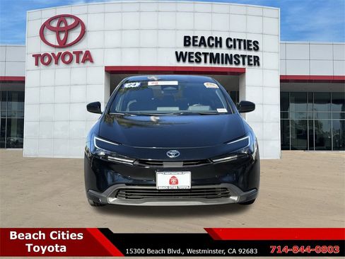 Used 2024 Toyota Prius LE image 4