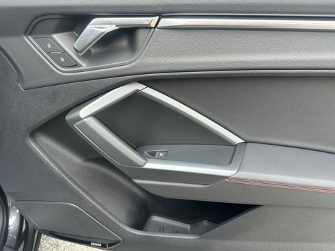 Certified 2025 Audi Q3 2.0T Premium Plus w/ Premium Plus Package image 31