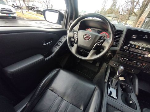 Used 2022 Nissan Frontier PRO-4X image 14