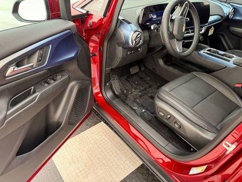 New 2026 Chevrolet Equinox EV LT image 27