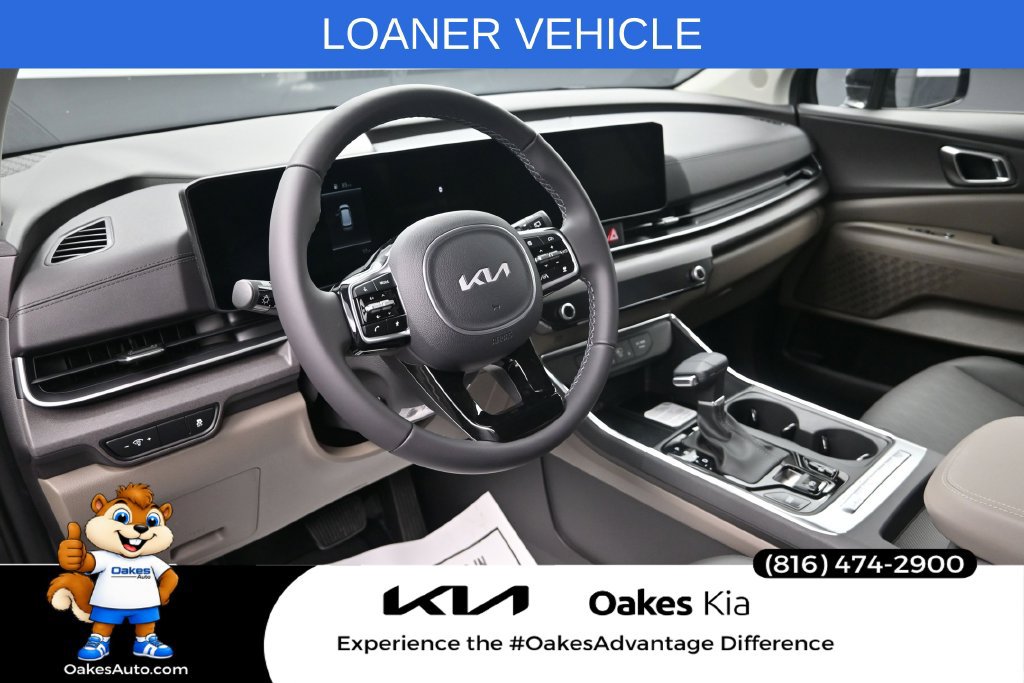 Used 2026 Kia Carnival EX FWD image 12
