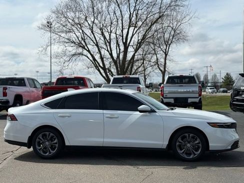 Used 2023 Honda Accord EX image 34