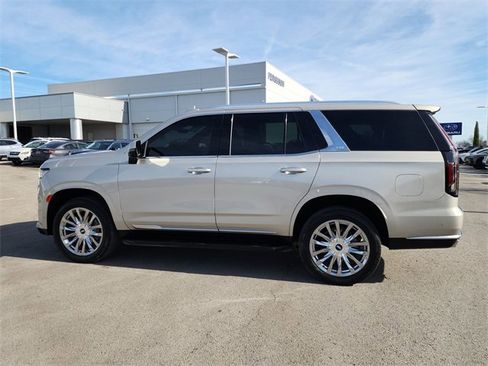 Used 2023 Cadillac Escalade Premium Luxury image 8