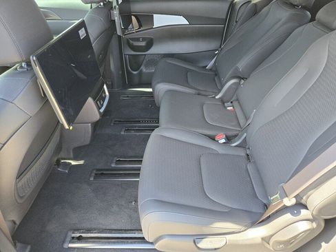 New 2025 Kia Carnival SX Prestige FWD image 8