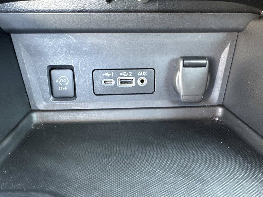 Used 2024 Nissan Sentra SV FWD image 35