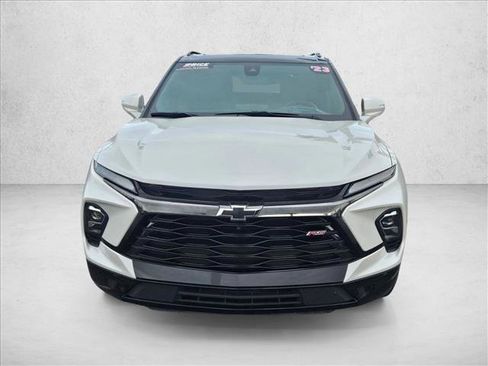 Used 2023 Chevrolet Blazer RS w/ Driver Confidence II Package FWD image 2