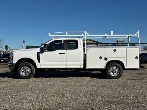 New 2026 Ford F250 XL w/ XL Chrome Package image 7