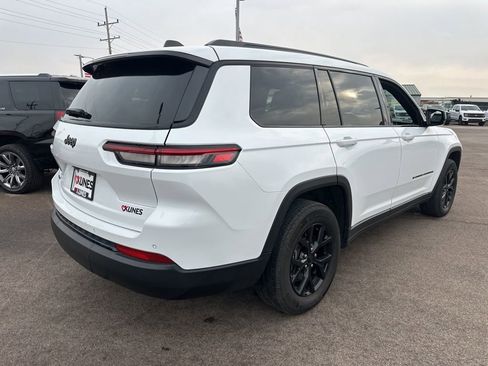 Used 2024 Jeep Grand Cherokee L Laredo image 8