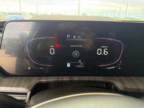 Used 2024 Kia Telluride EX w/ EX Captain's Chair Package AWD/4WD image 8