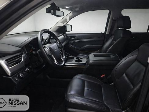 Used 2020 Chevrolet Suburban LT w/ LT Midnight Edition RWD image 7