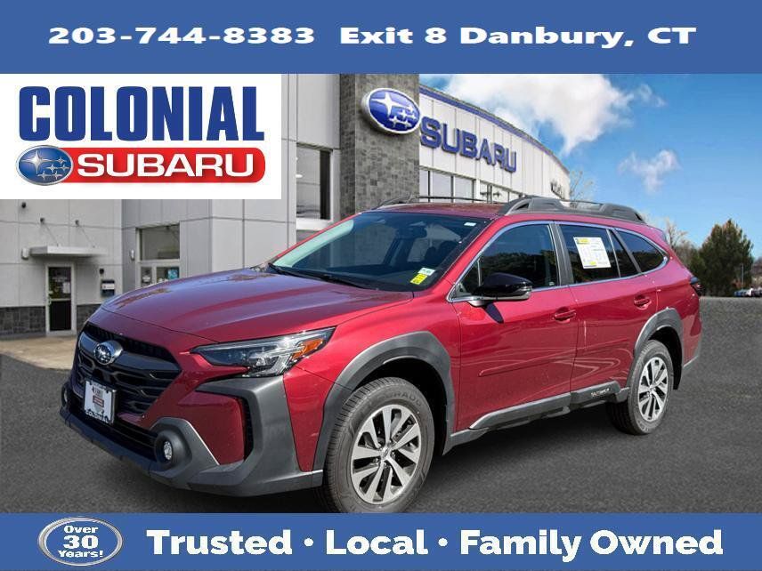 Certified 2025 Subaru Outback Premium AWD/4WD image 1