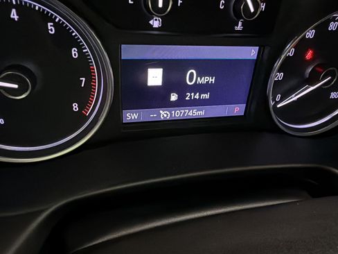 Used 2020 Buick Enclave Essence w/ Sound and Sites Package FWD image 23