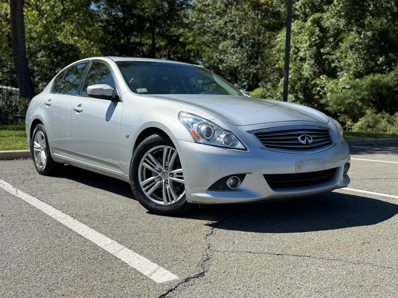 Used 2015 INFINITI Q40 AWD w/ Navigation Package image 1